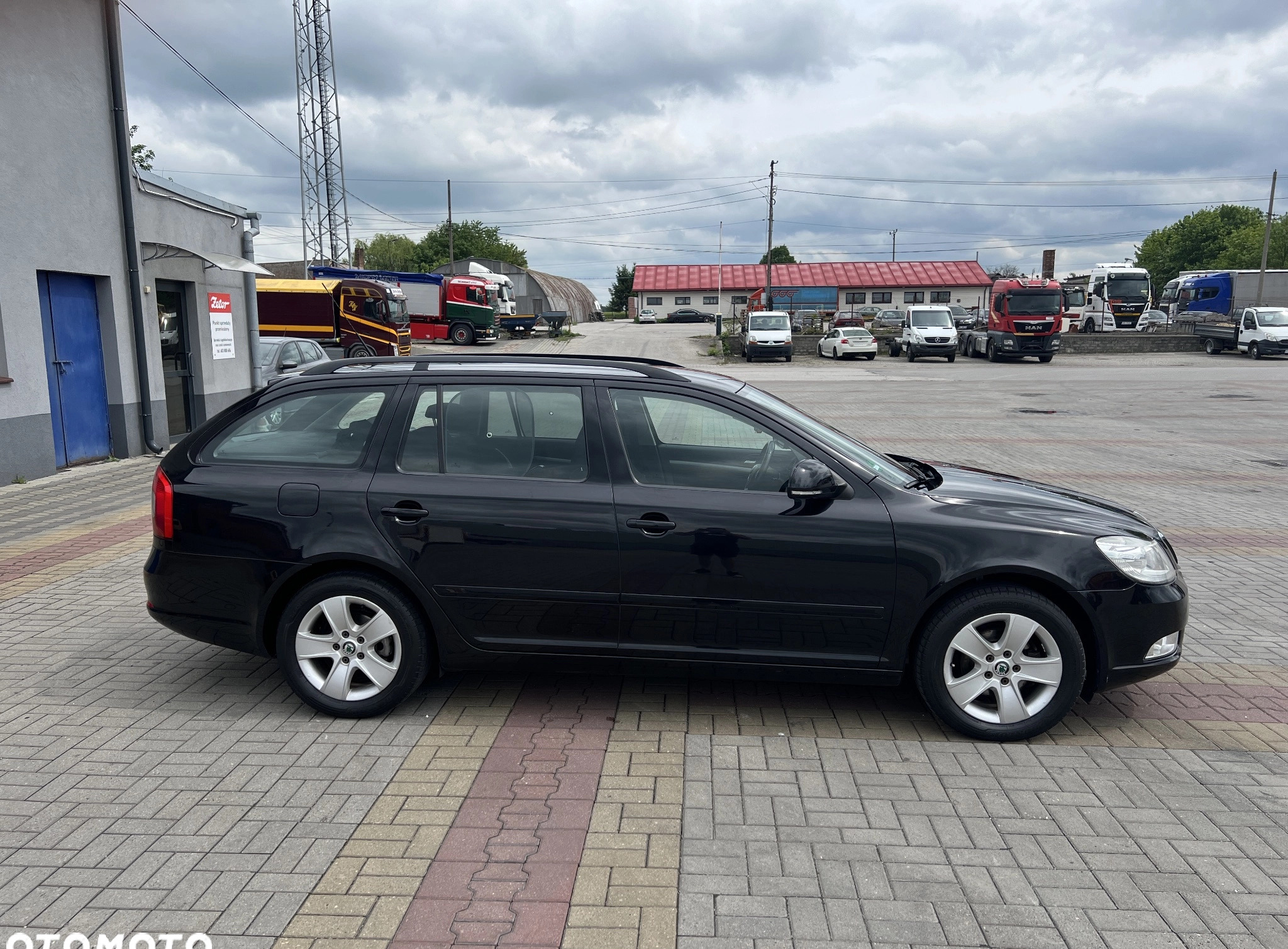 Skoda Octavia cena 18700 przebieg: 171600, rok produkcji 2009 z Miechów małe 232